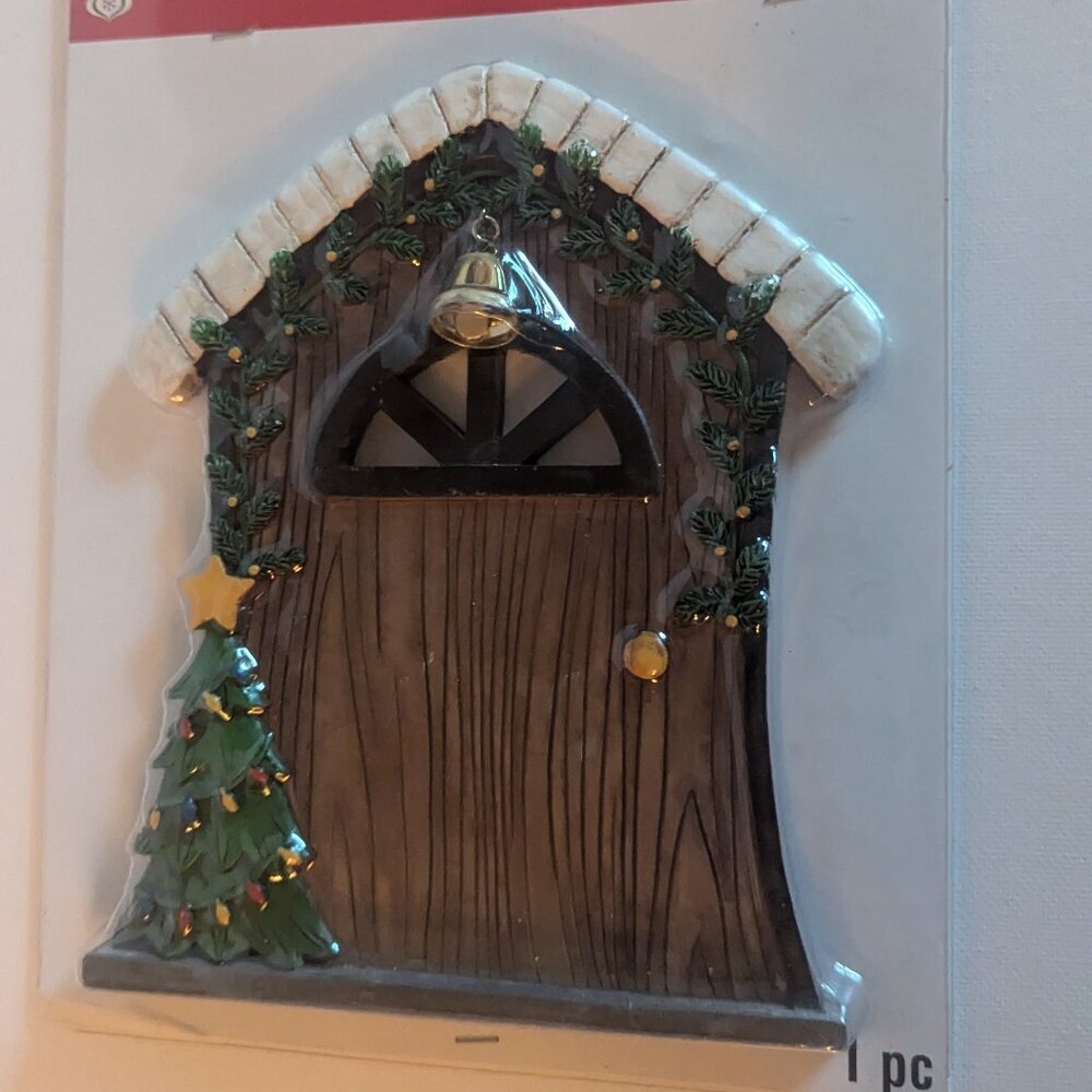 NWT Merry Minis Elf Door Michael's Christmas Miniature Village Holiday Decor NEW
